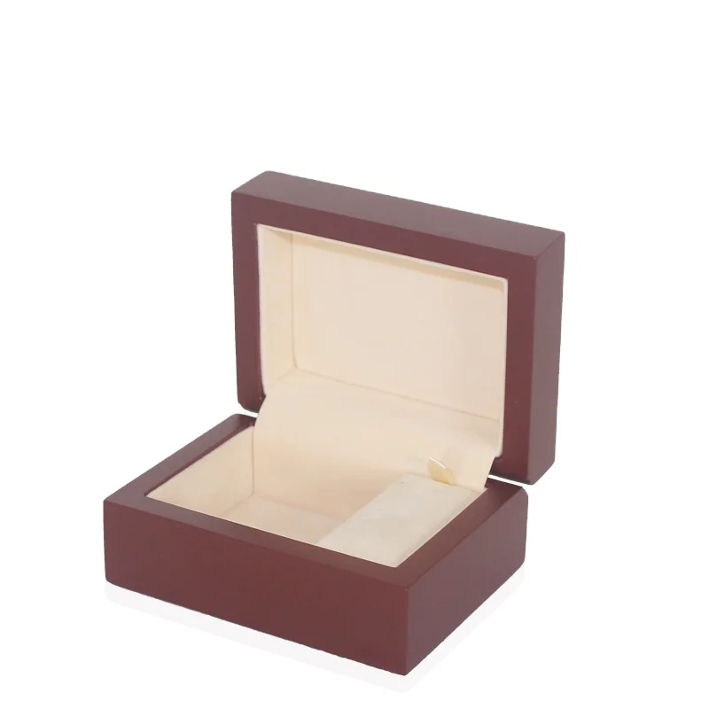 Идеальная красная деревянная коробка для женских часов