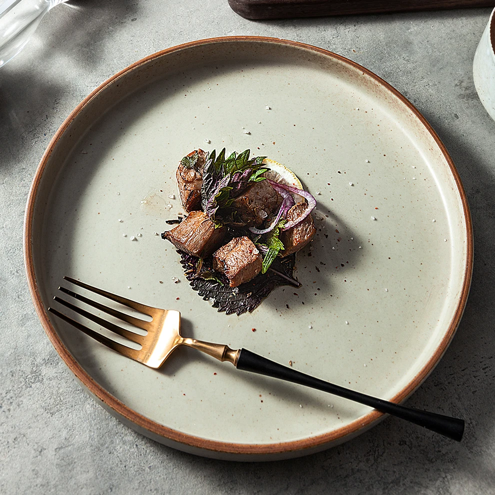 Nature Cream Glaze Ceramic Plato Raised Rim Flat Chef Dish Sets Serving Platter Fine Dining Restaurant Porcelain Dinner Plate