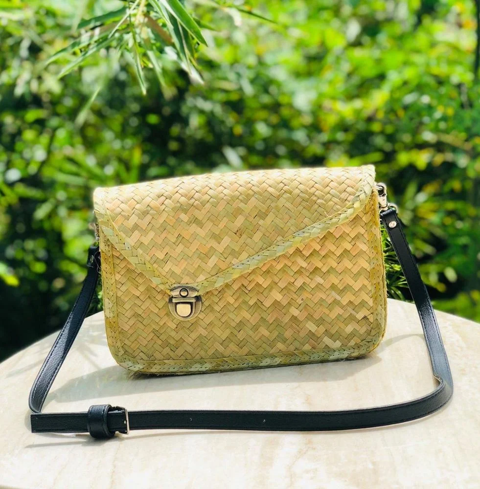 Wholesale cute natural ecofriendly women straw purse straw wallet