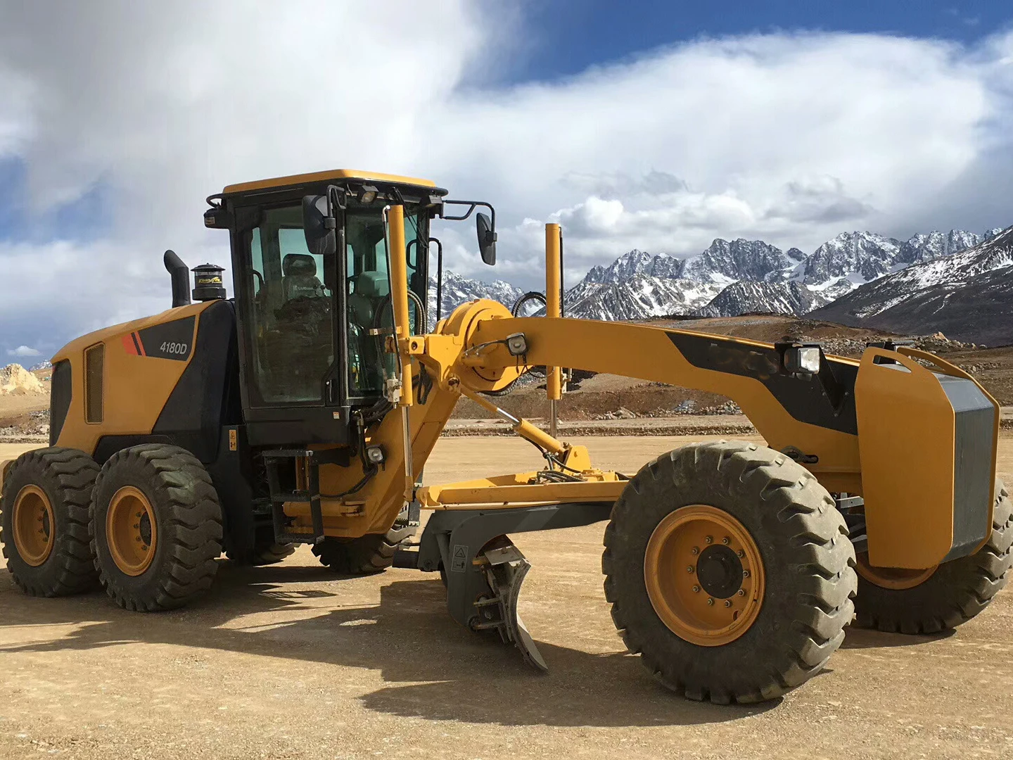 New 15500kg 180hp Motor Grader 4180D with Five-shank Rear Ripper