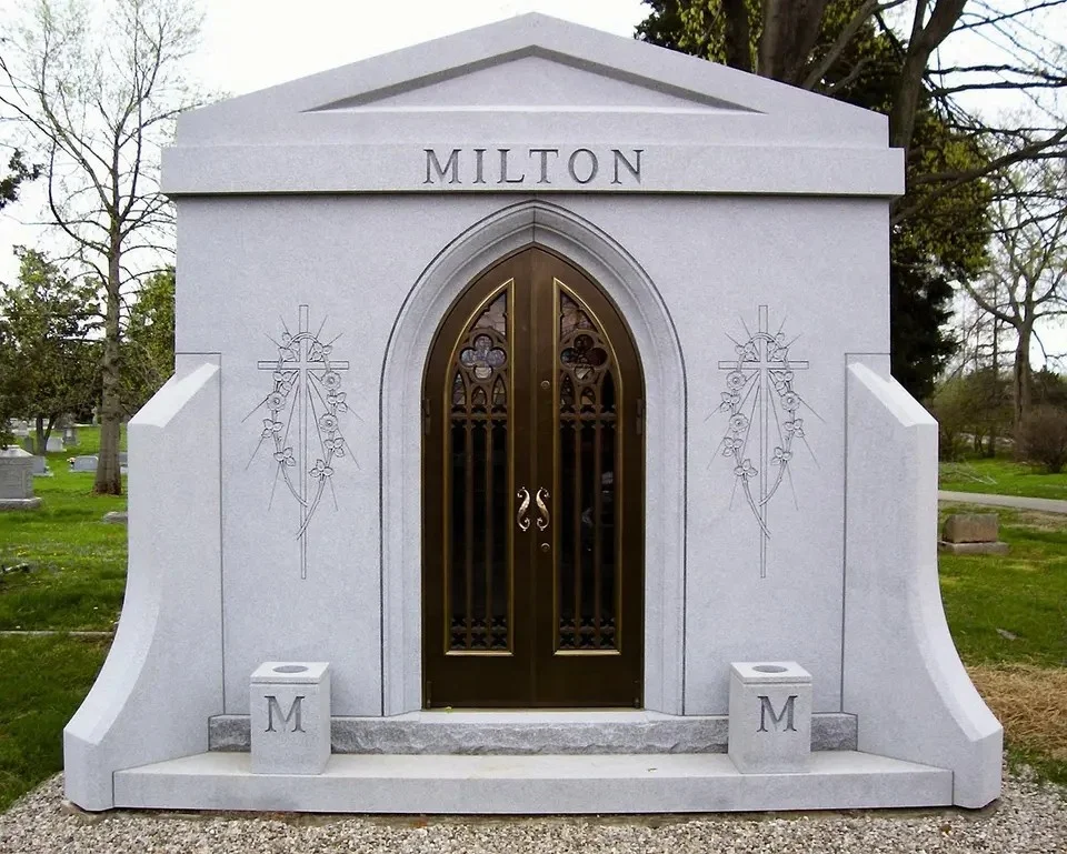 Family Cemetery Memorial Gravestone Customized Natural Granite Crypt Mausoleum Headstone Monument