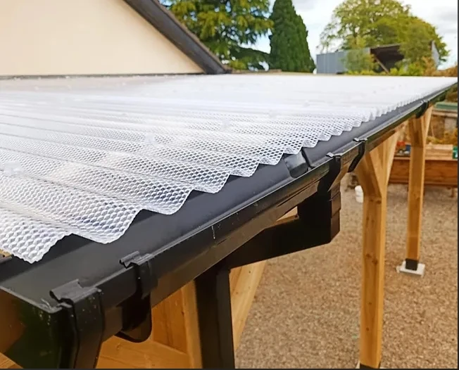 Hail proof beehive type polycarbonate sheet 2.8mm prismatic polycarbonate corrugated sheet for pergola