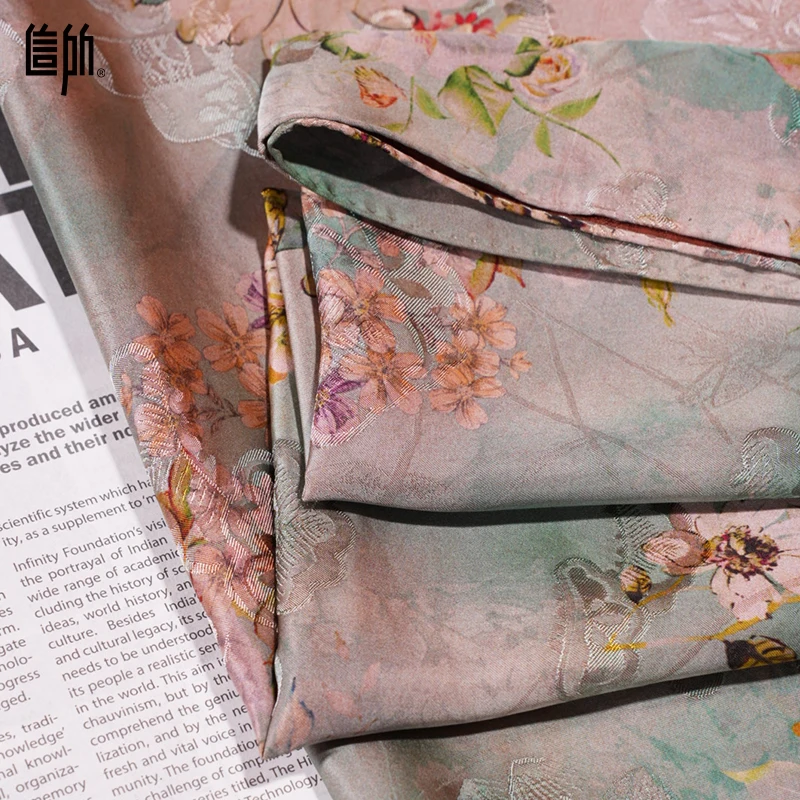 Wholesale Custom Silk Scarves Fashion Printed Design 100% Silk 140*140 Pocket Square Silk Scarf For Ladies