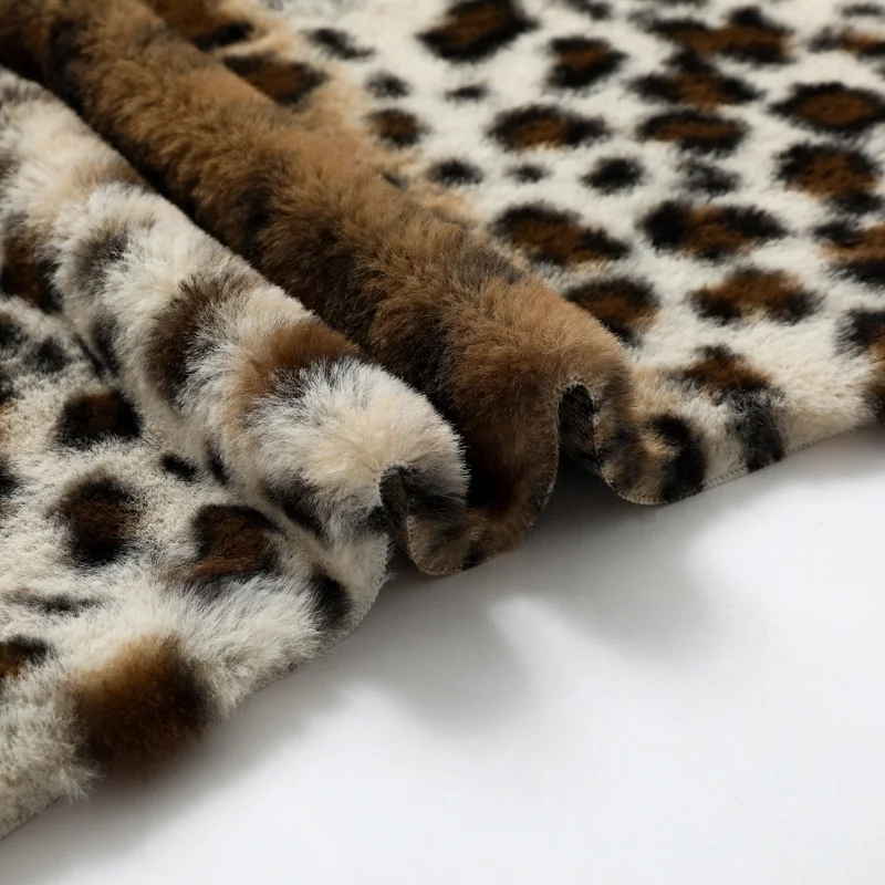 
 Высококачественный модный вязаный искусственный мех кролика для зимней одежды  