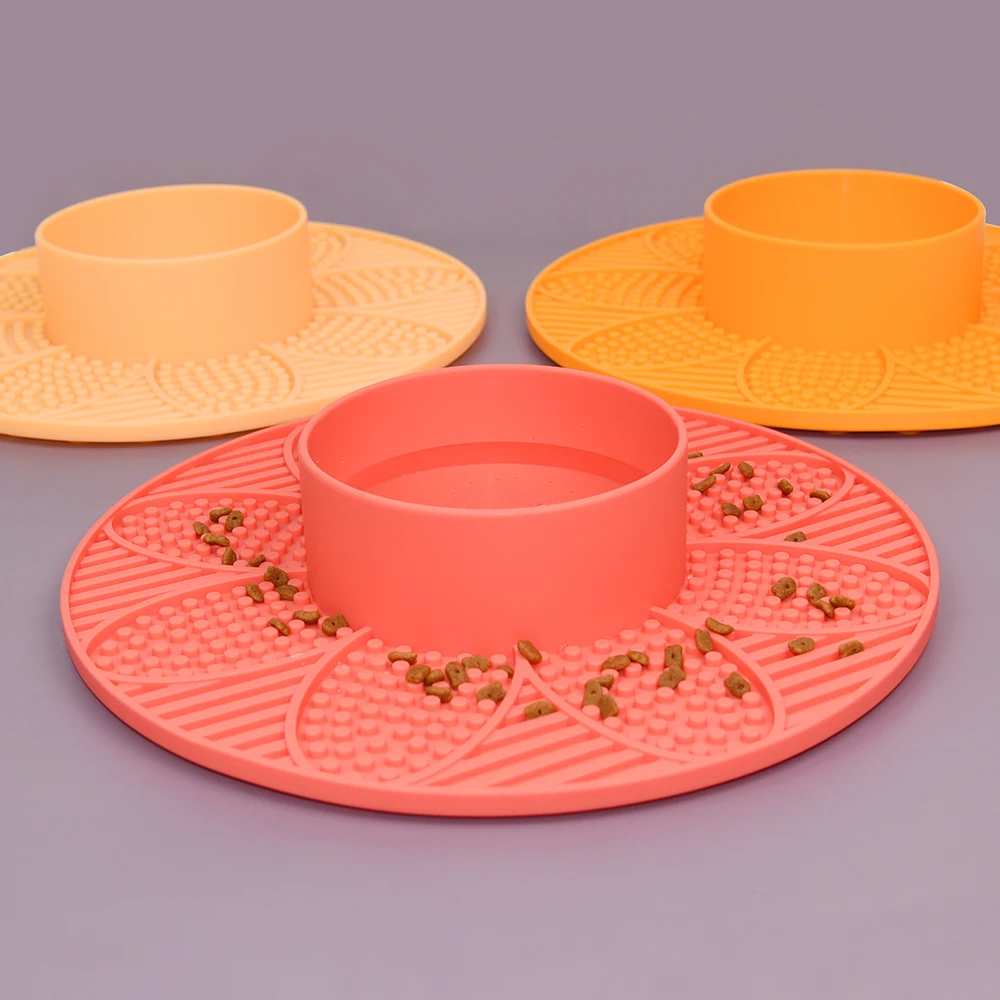 BPA Free Food Grade Silicone Pet Slow Feeding Bowls Non Slip Dishwasher Safe Lick Mat for Dogs and Cats