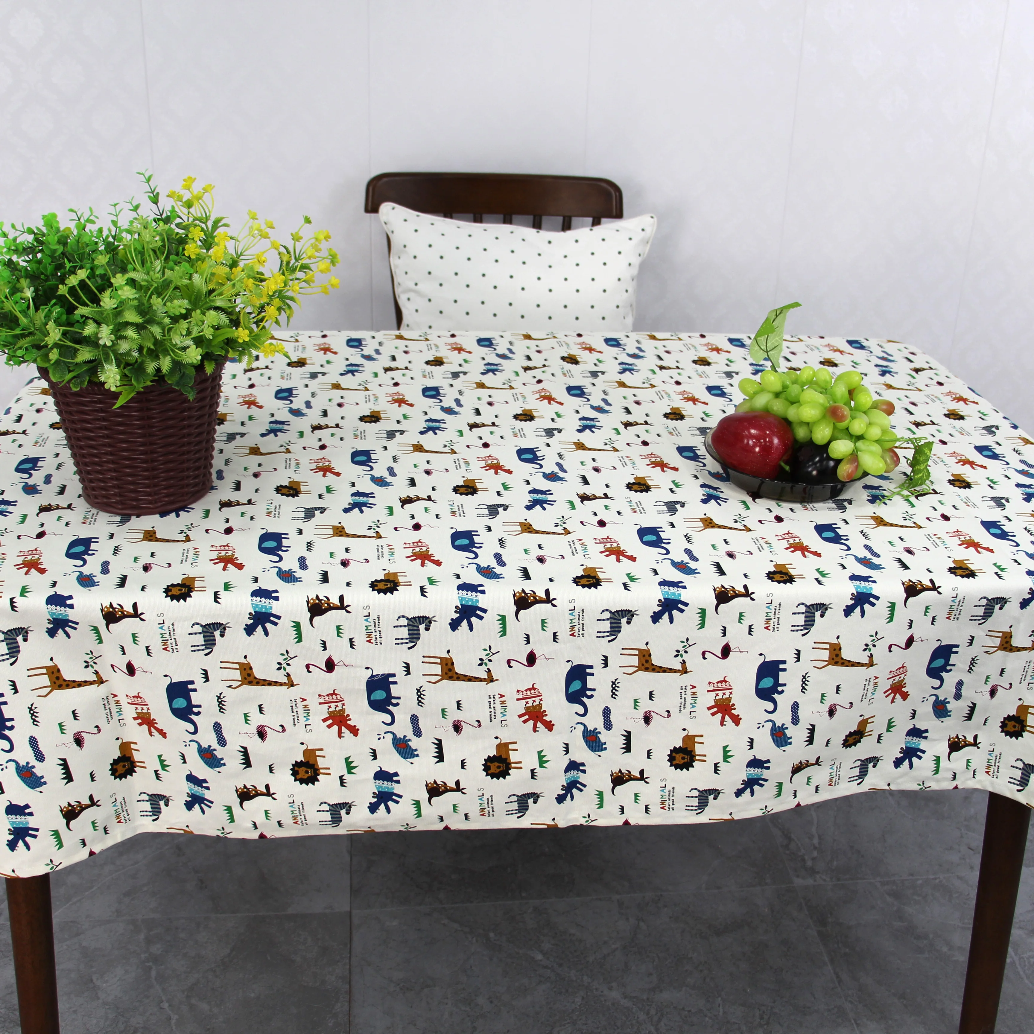 Manufacturer best price custom lace tablecloth with logo PVC waterproof polyester table cloth wedding for events