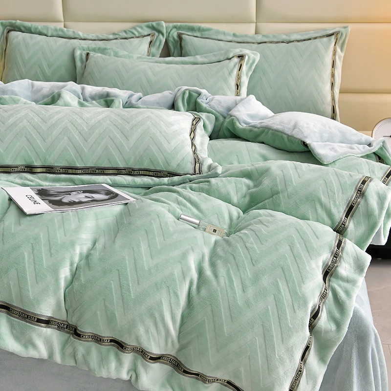 Wholesale organic 100 % flannel bedding luxury hotel velvet bed sheet milk velvet carved embossed four-piece set