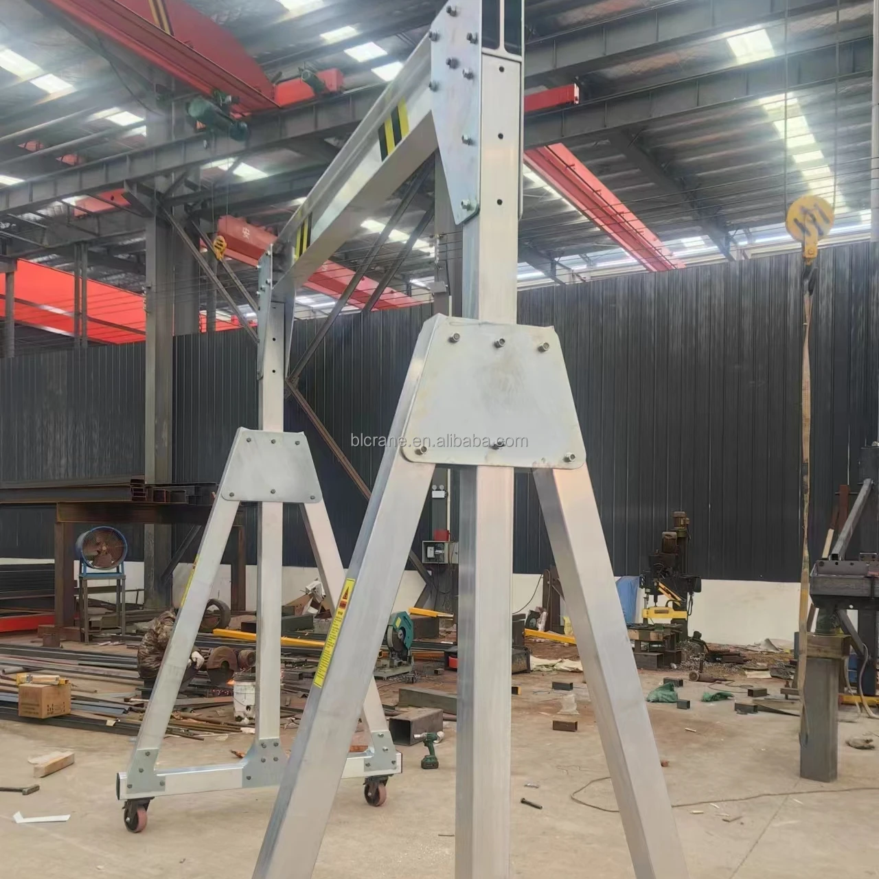 Customized Manufacture 1 ton 2 ton 5 ton Adjustable Height Portable Aluminium Mobile Gantry Cranes