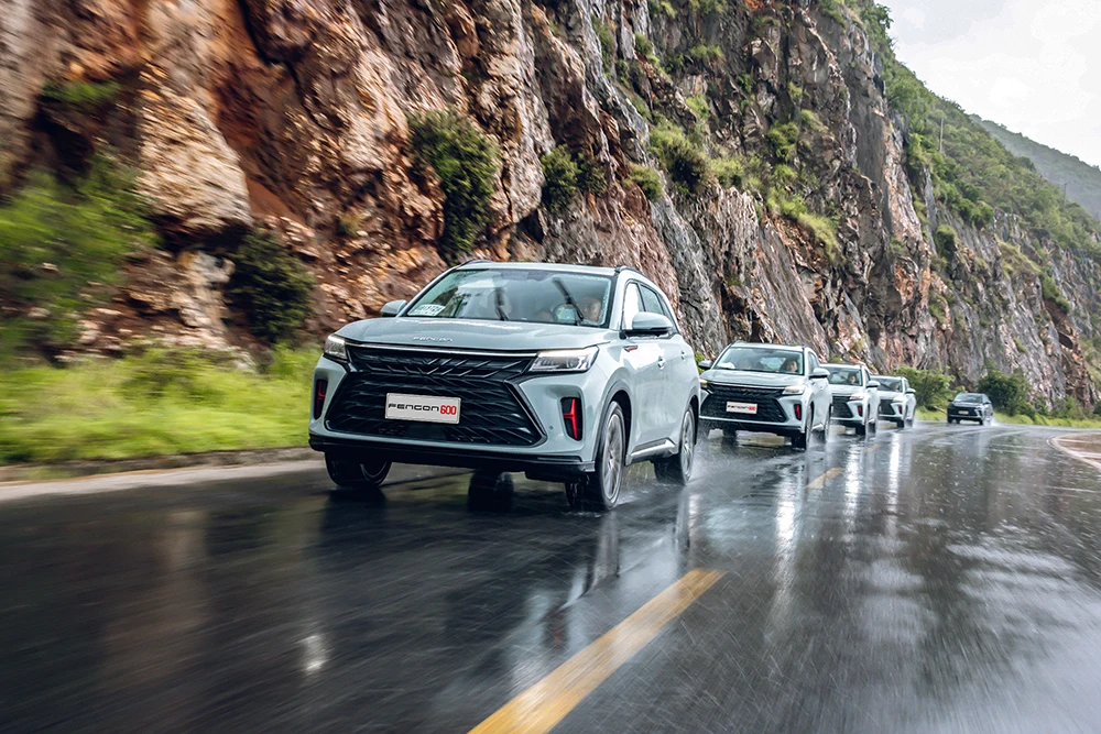 DFSK motor gcc спецификации автомобилей для продажи Glory/Fengon 600 1 5 турбо двигатель 135 кВт автоматическая коробка передач 6/7 мест бензиновый внедорожник