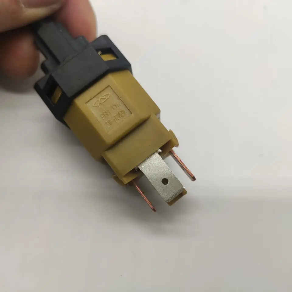 S18-3720030 Brake Light Switch For CHERY tiggo3 X1 M1 ARRIZO 5 7 brake light switch tail lights