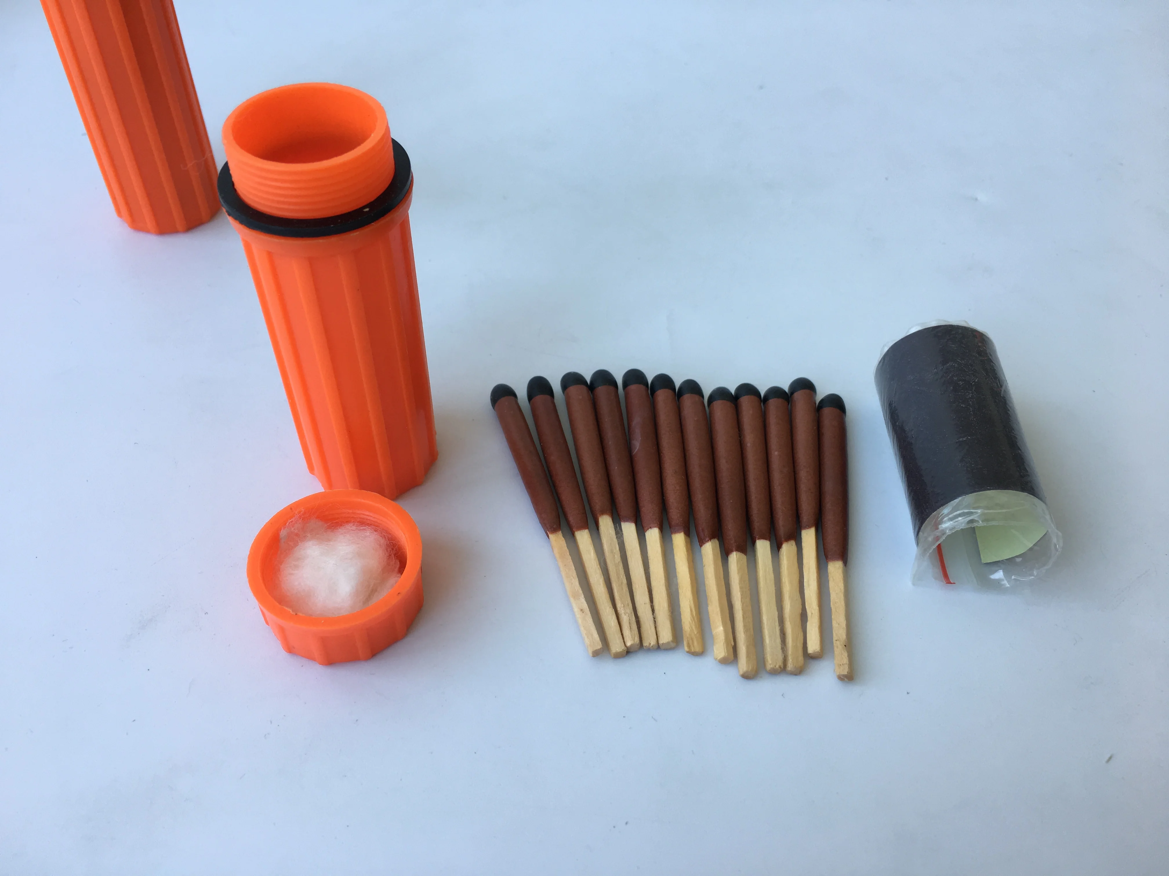 Цветные персонализированные рекламные матчи для кемпинга, водонепроницаемые матчи для выживания