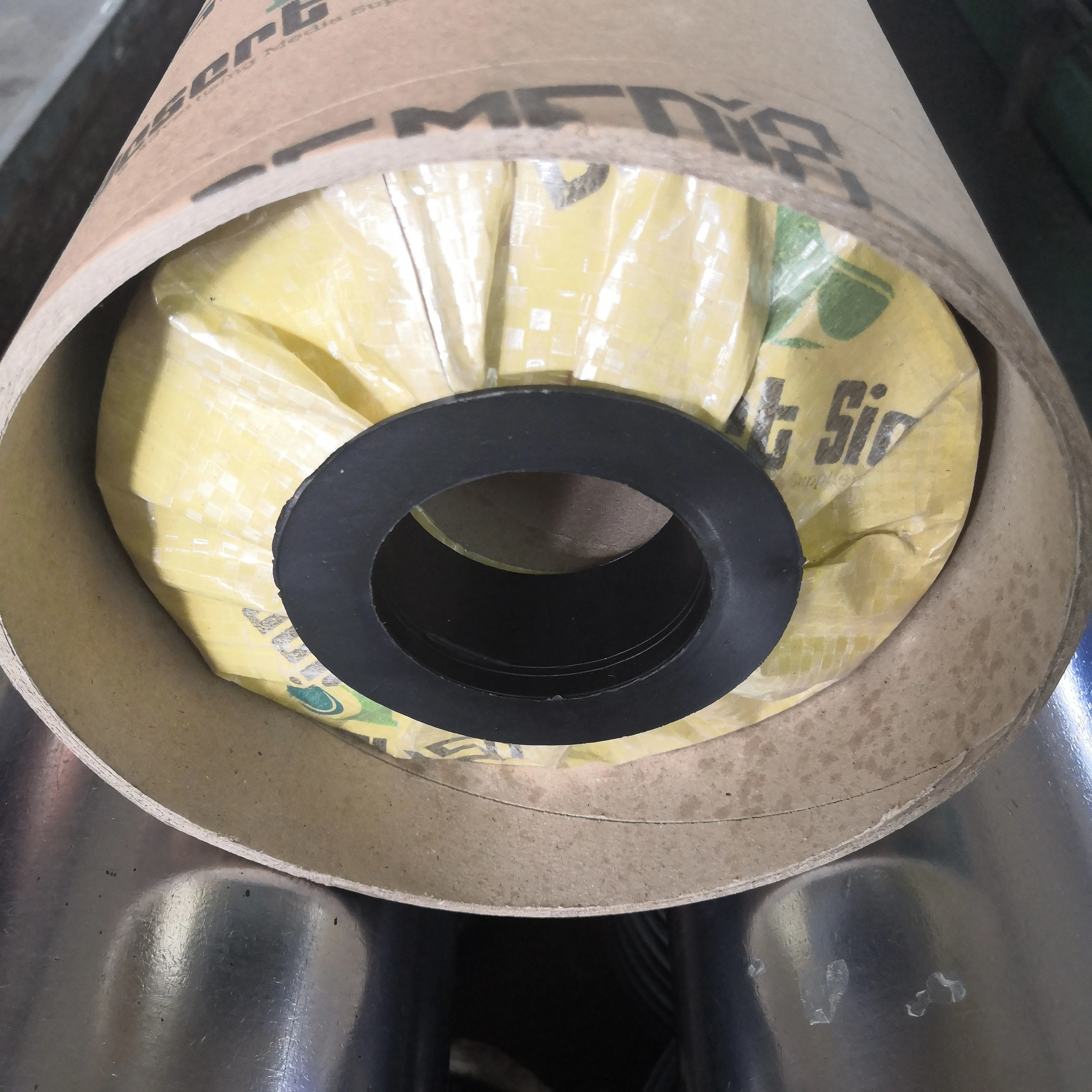 Flex Banner Coated Block out Double Sides Printable with Glue 610GSM 500D*500D 28*28 3.20M 50M/R Digital Printing Material