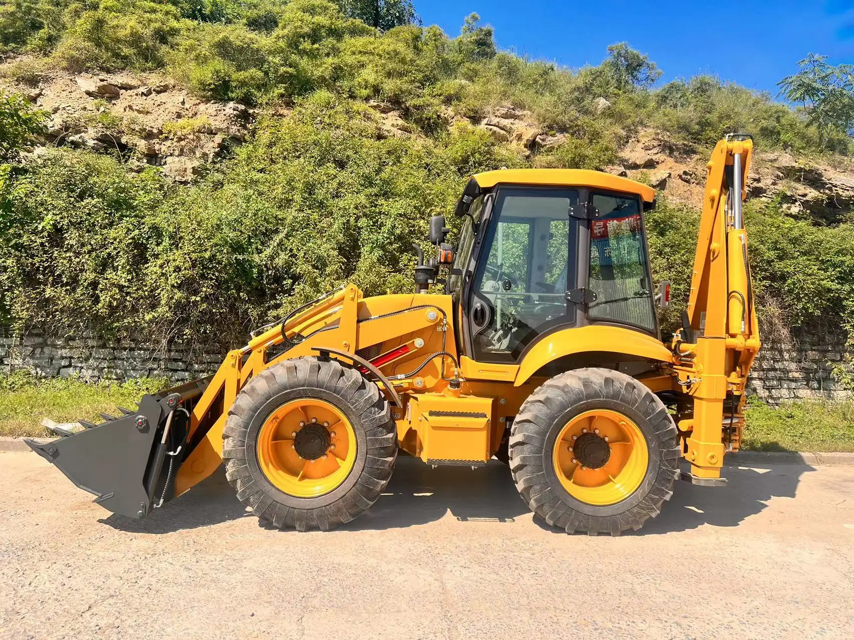Russia hot selling 3CX 4CX small backhoe loader Compact 2.5 ton four wheel steering backhoe loader with telescopic boom Loader