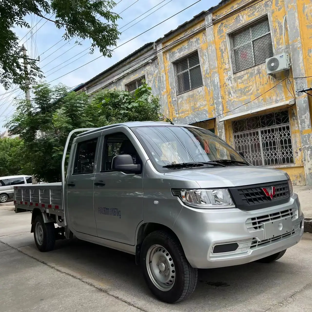 Wuling Rongguang Samal Card 2023 1.5L Truck Made In China Trucks Pickup Car Cargo Pickup Truck