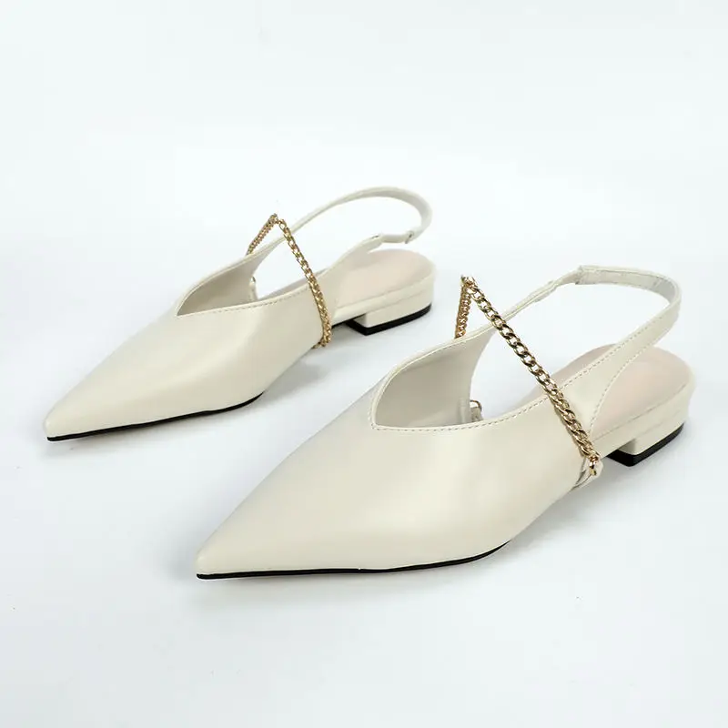 2024 Custom Ladies Trendy Gold Metal Chain Design Pumps Pointy Slingback Flat Heel Sandals for Summer Season & Girls