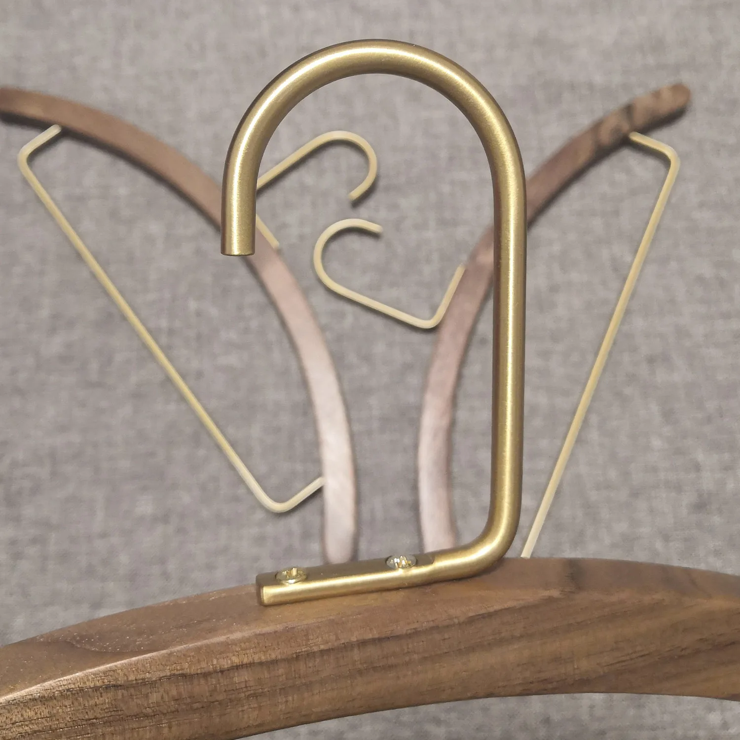 Boutique hanger wooden clothes hanger for woman