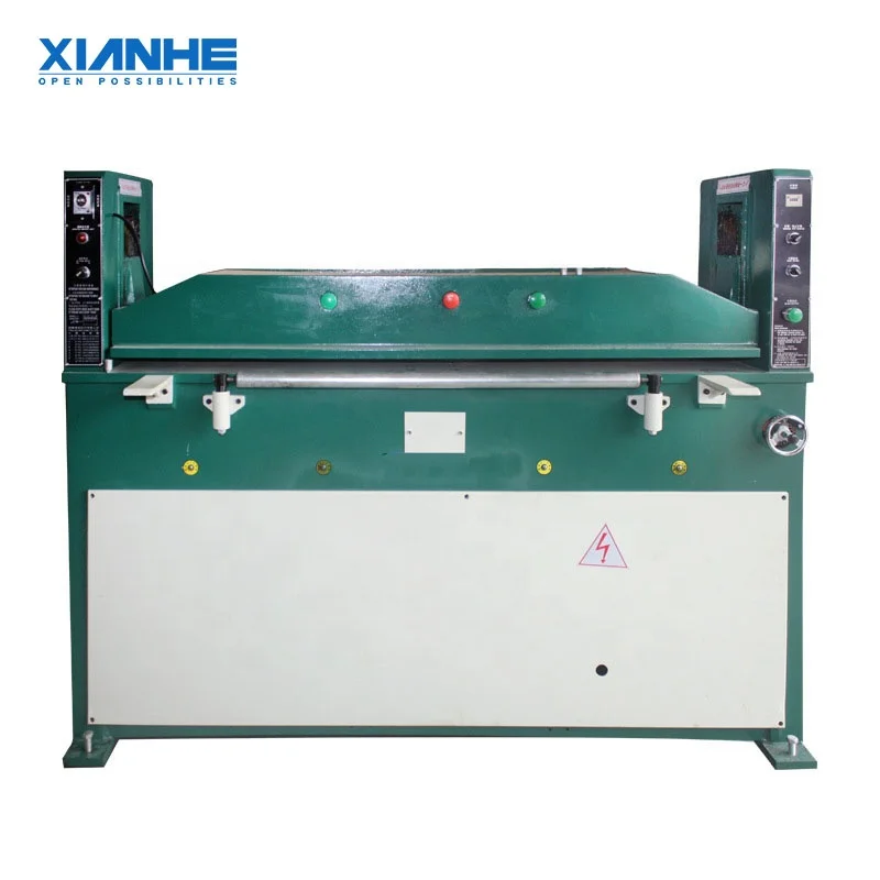 Гидравлическая двухколонная машина для высечки пластин изготовления шлепанцев