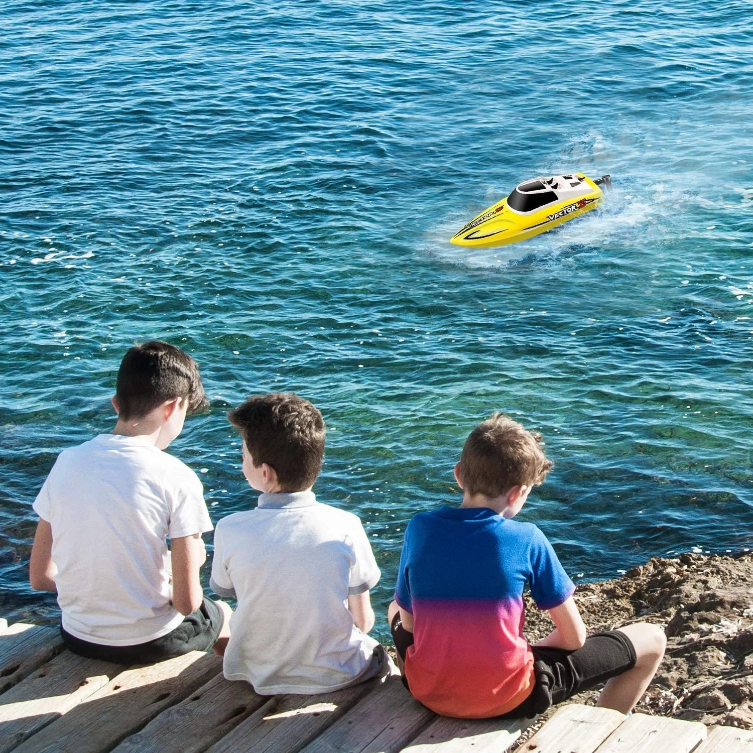 High Speed Ship Fast RC Racing Boat Radio Control Boat for Pools & Lakes Self Righting Remote Control Toy