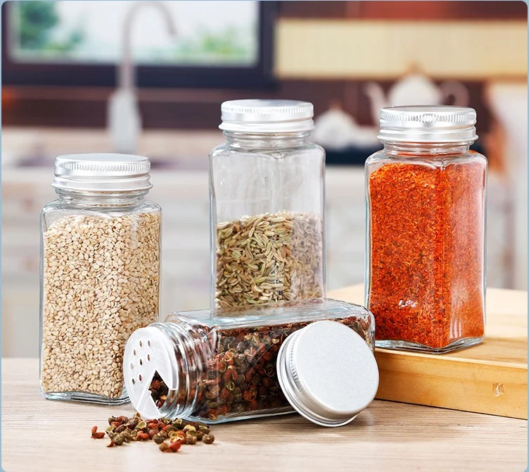 Hot Sale Transparent Kitchen 120Ml Glass Spice Salt Spice Jar Seasoning Bottle With Shake Aluminum lid refillable bottles