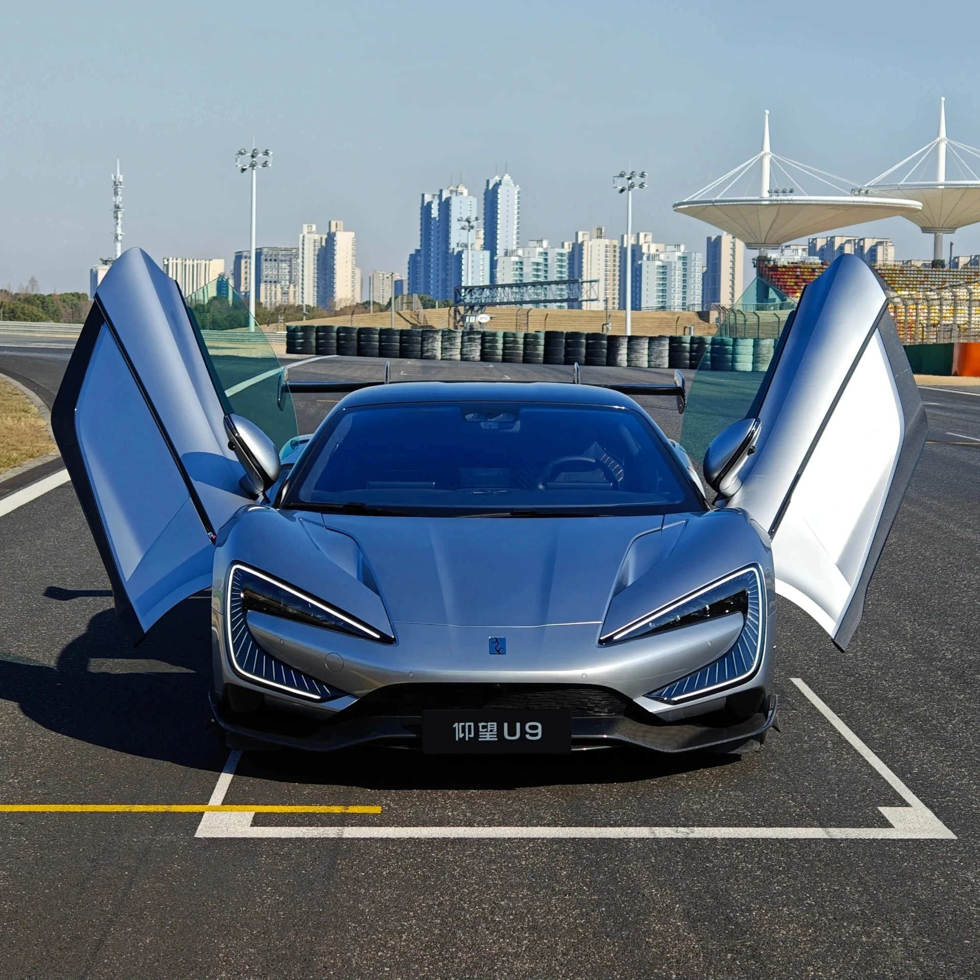 Deposit 2024 byd yangwang u9 sports ev car luxury supercar pure electric sedan 4wd super car new energy vehicles byd yangwang u9