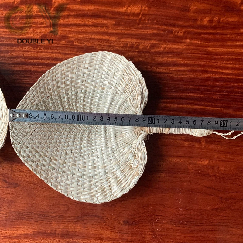 Custom Pu fan handmade old-fashioned Chinese style retro straw hand-cranked baby mosquito repellent fan bamboo leaf banana fan