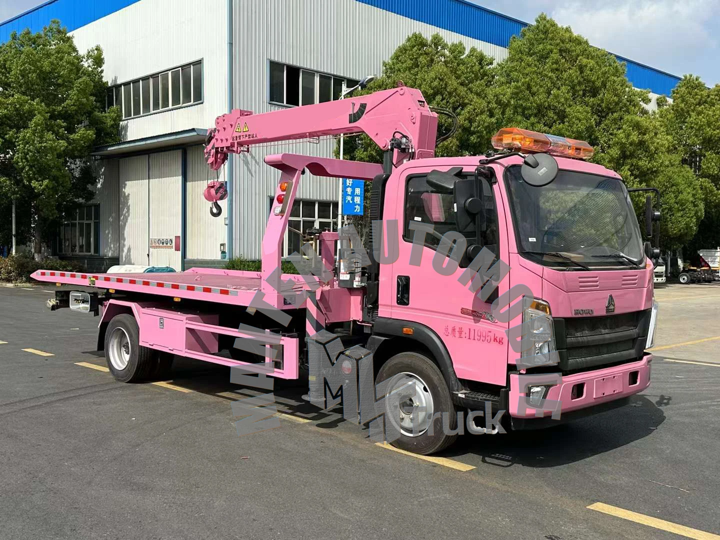 New Wrecker Tow Truck HOWO 4X2 Truck with Crane  5Ton Crane Flatbed Wreck Truck