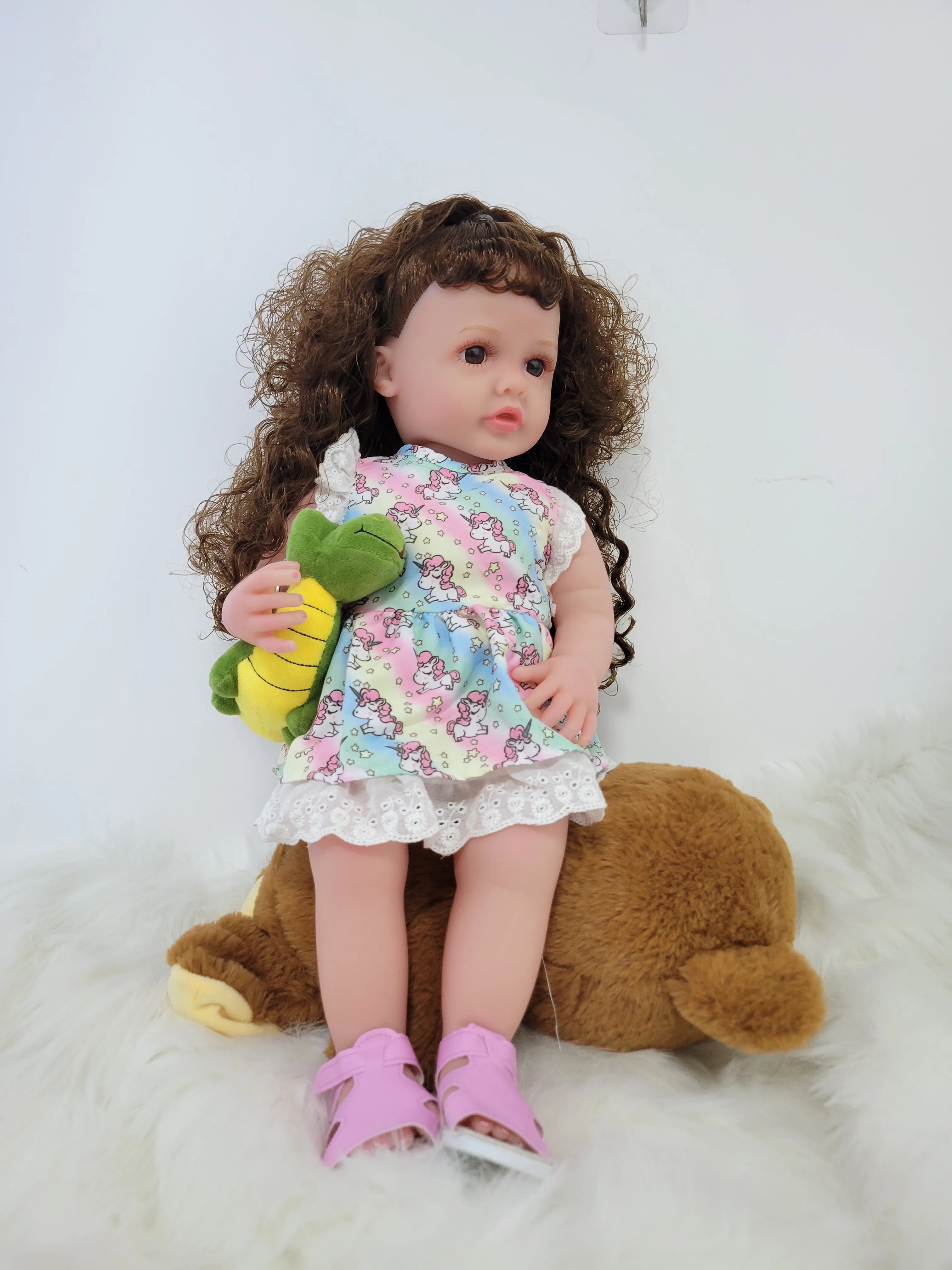 Lifelike Reborn Baby Dolls 22 Inch Soft Body Realistic Newborn Full Body Vinyl Anatomically Correct Real Life Baby Dolls