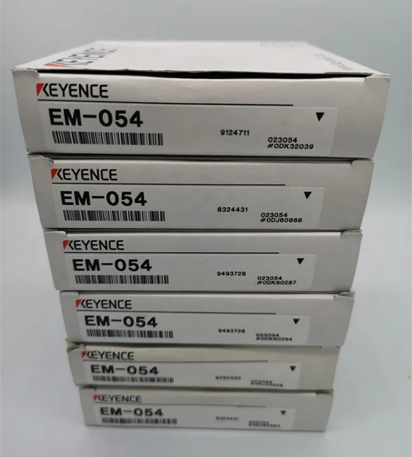KEYENCE EM-054  Proximity sensors with in-cable amplifiers     f5.4,  NPN     New original