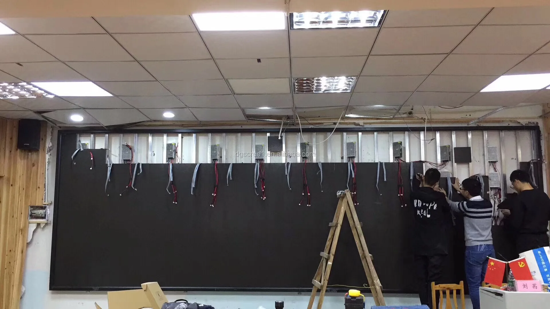 BIS INDIA INDOOR VIDEO WALL ADVERTISING TV SCREENS WHOLESALE P5 INDOOR LED VIDEO PANEL
