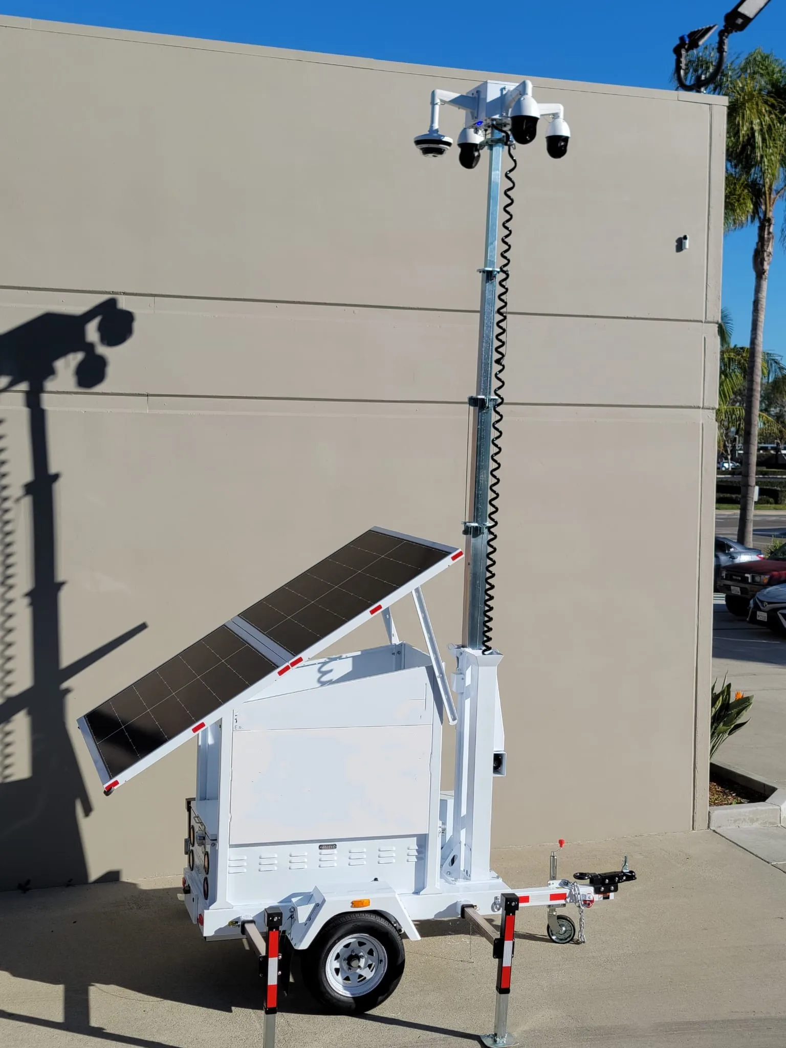 Hot Seller Full autonomy Installation Free 2 Panels Mobile Solar Power Surveillance CCTV Trailer For Outdoor Security