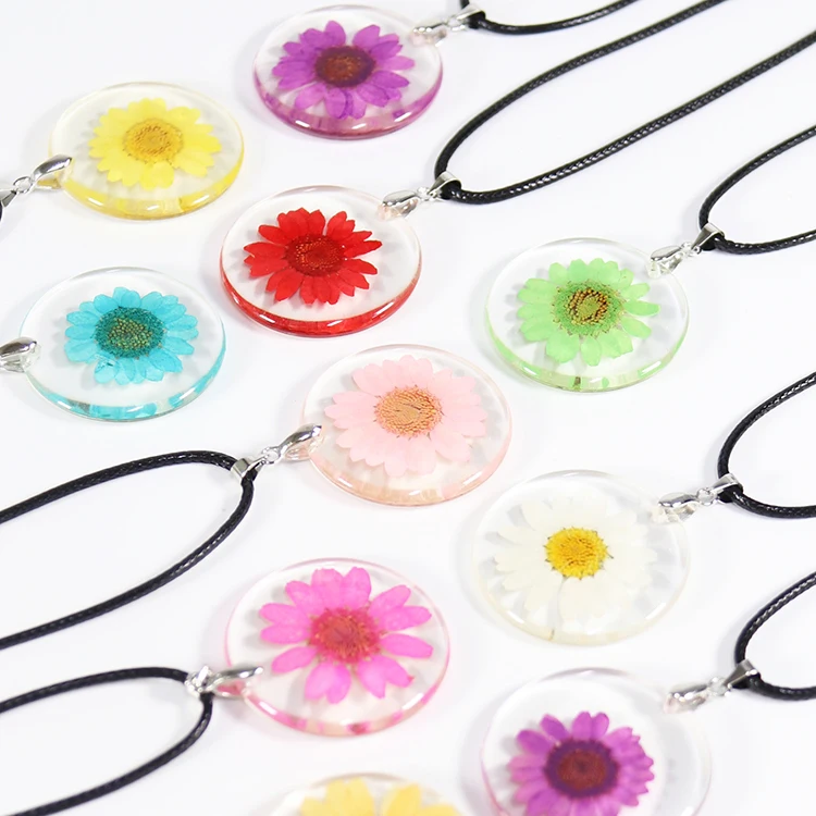 Hot Selling Transparent Colorful Daisy Fashion Dried Flower Pendant Round Real Flower Jewelry Resin Flower Necklace
