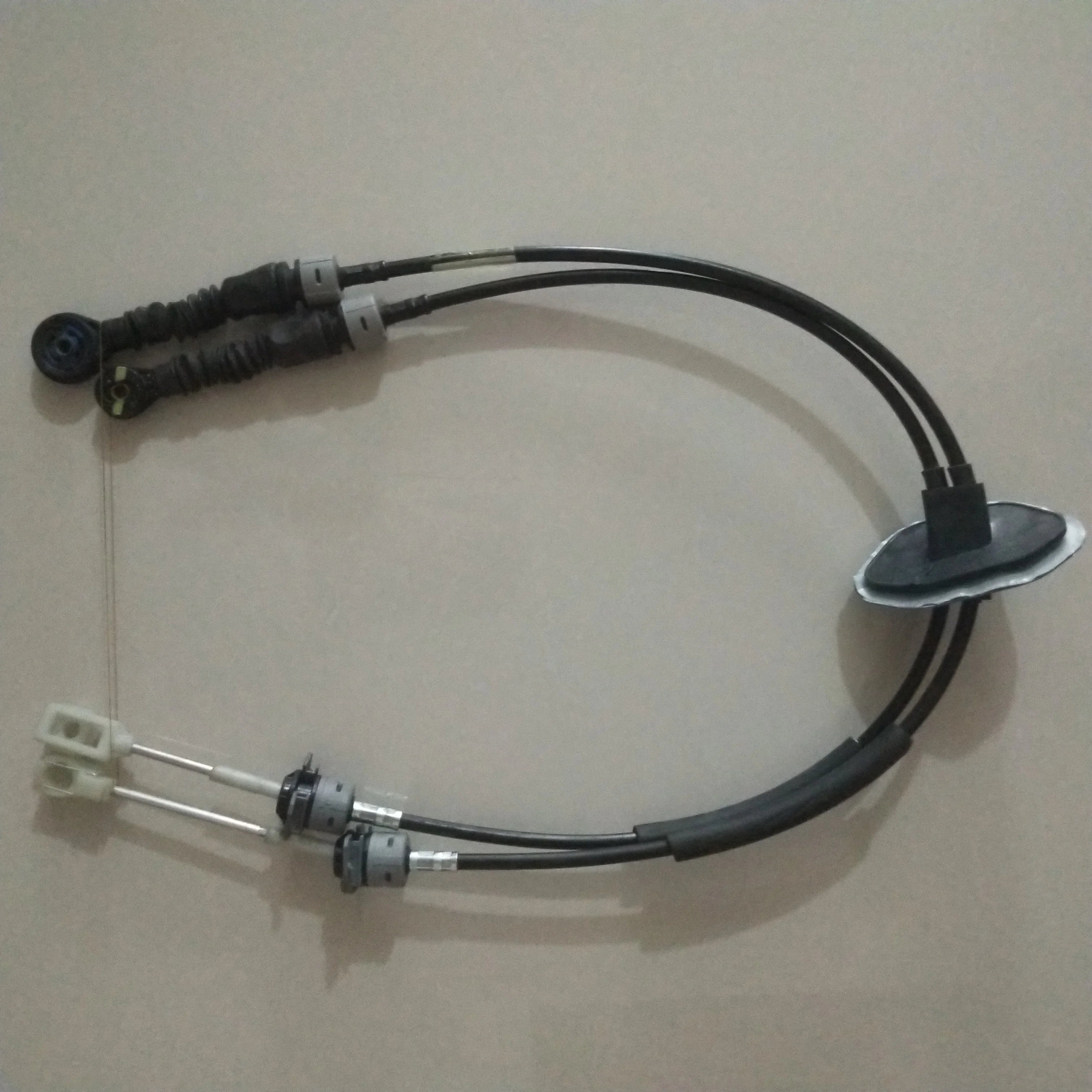 Hot sale Automobile gear cable OEM 437941R000