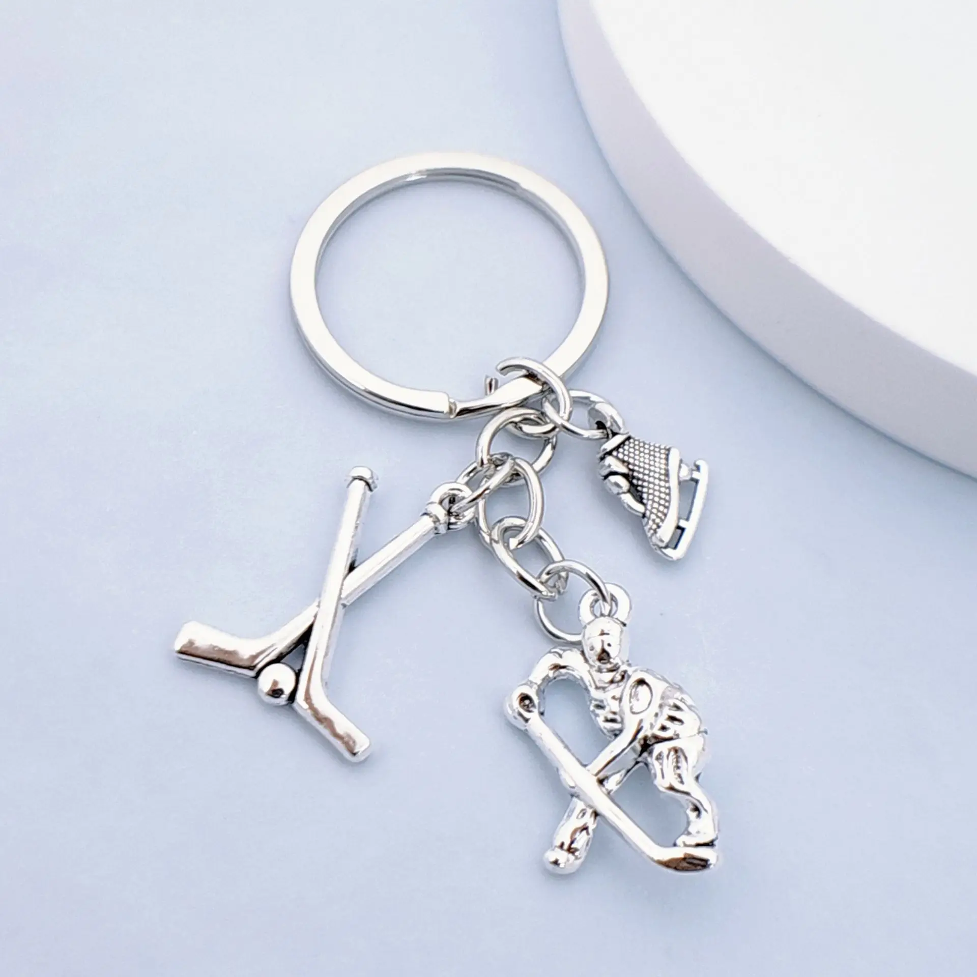 field hockey keychain Winter Skier Competition Sports Key chains Ski Key Rings hockey lovers Gifts Souvenir hockey puck keychain