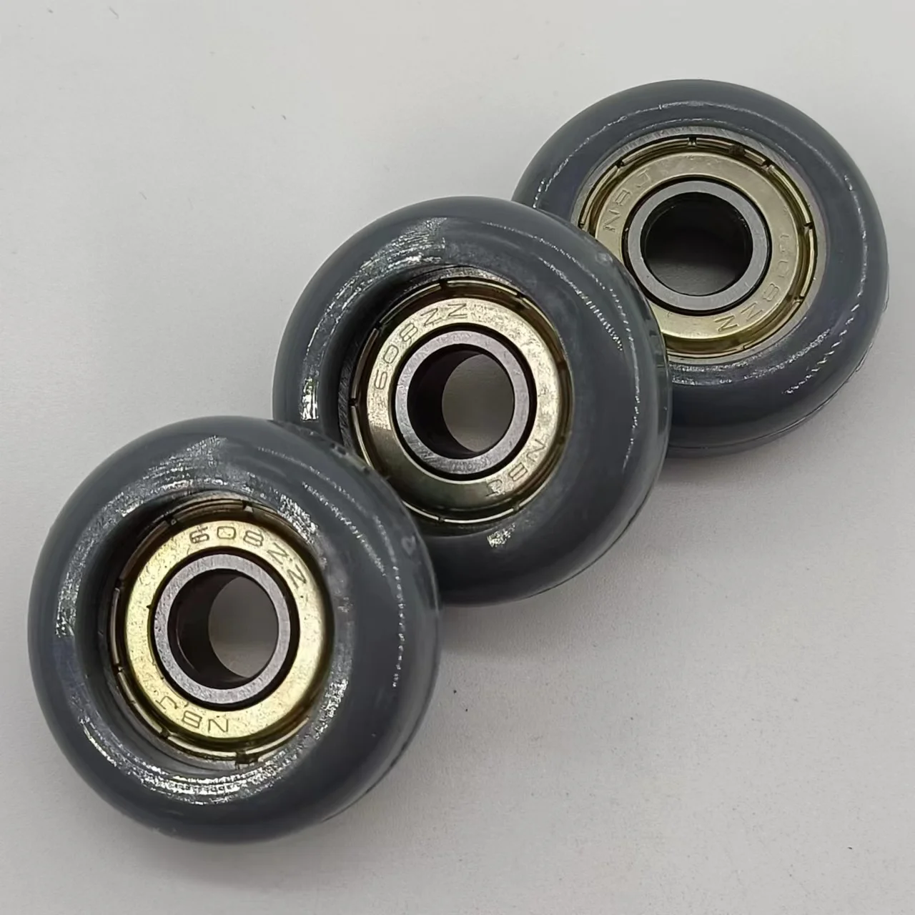 608 Plastic Bearing Pulley Wholesale  Round Type Roller Wheel for Windows Size 8*32*11.4mm