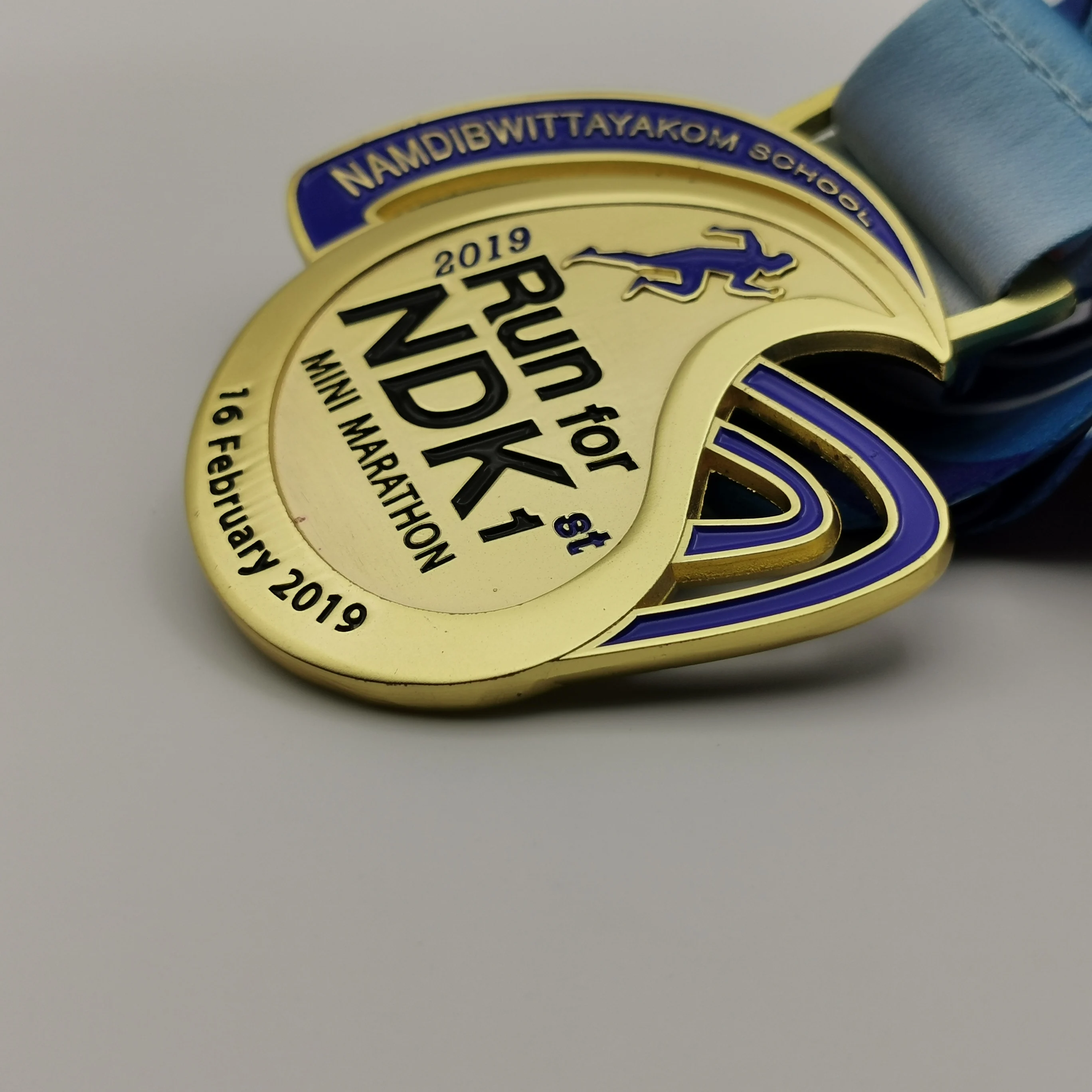 
custom Feiyu plated gold movement medalshape running medals with ribbon ribbon for medals 