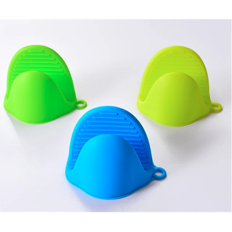 Heat-resistant silicone mitts