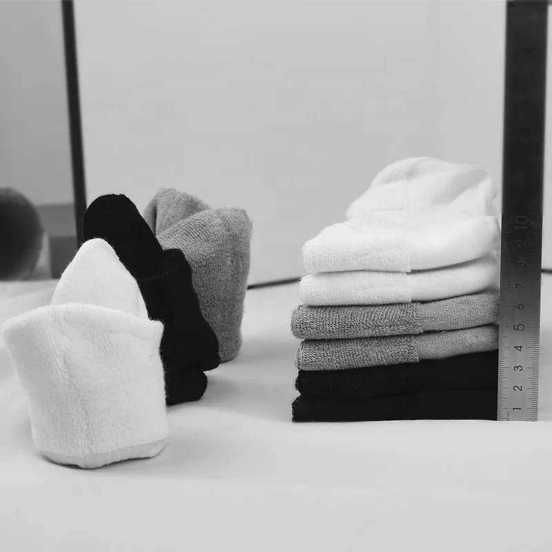 High Quality Cotton Terry Crew Jacquard Training Socks Custom logo Sports Running Basketball Men Socks