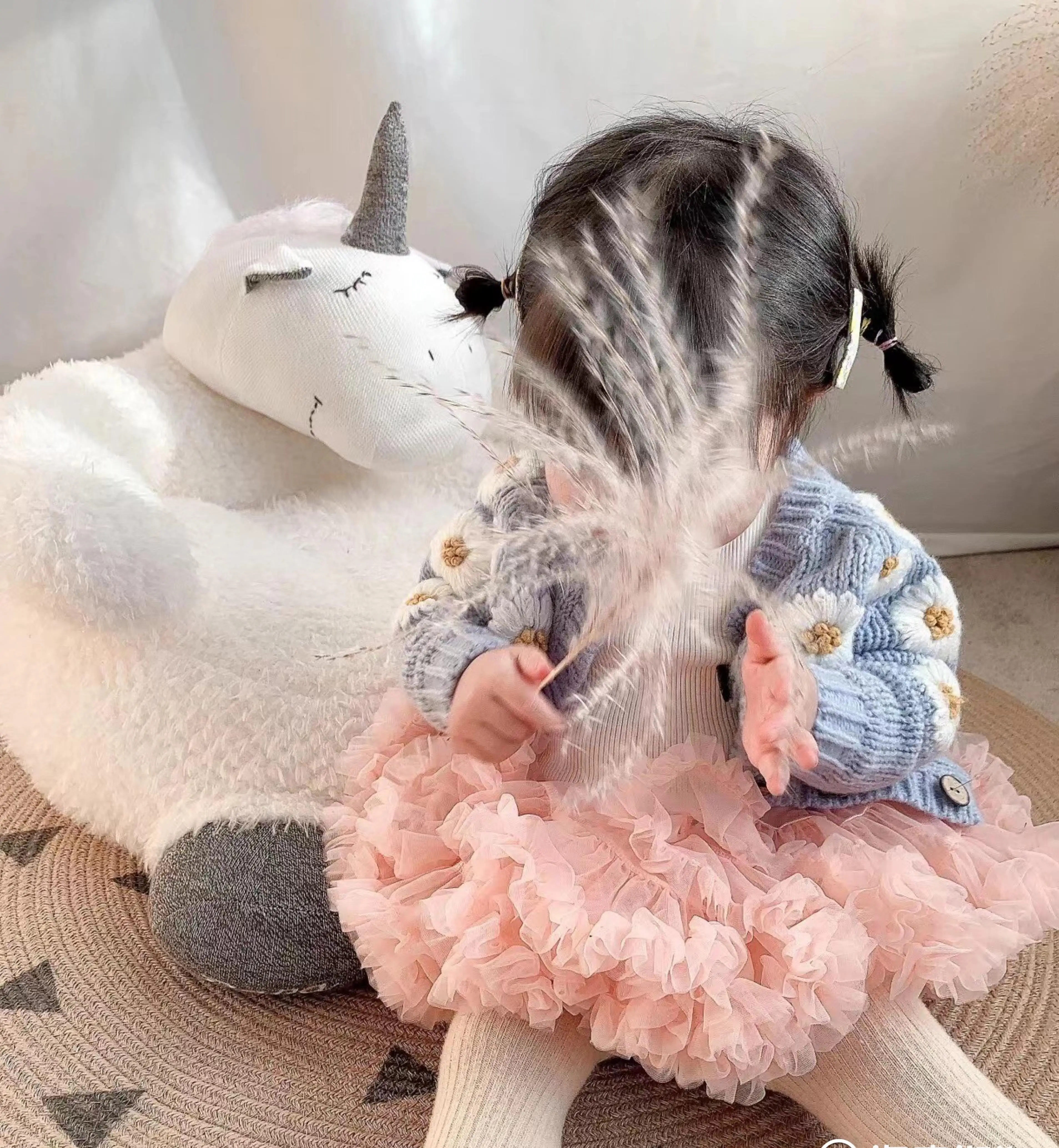 Comfortable and lovely bow and ruffle ruffled fluffy mesh skirt