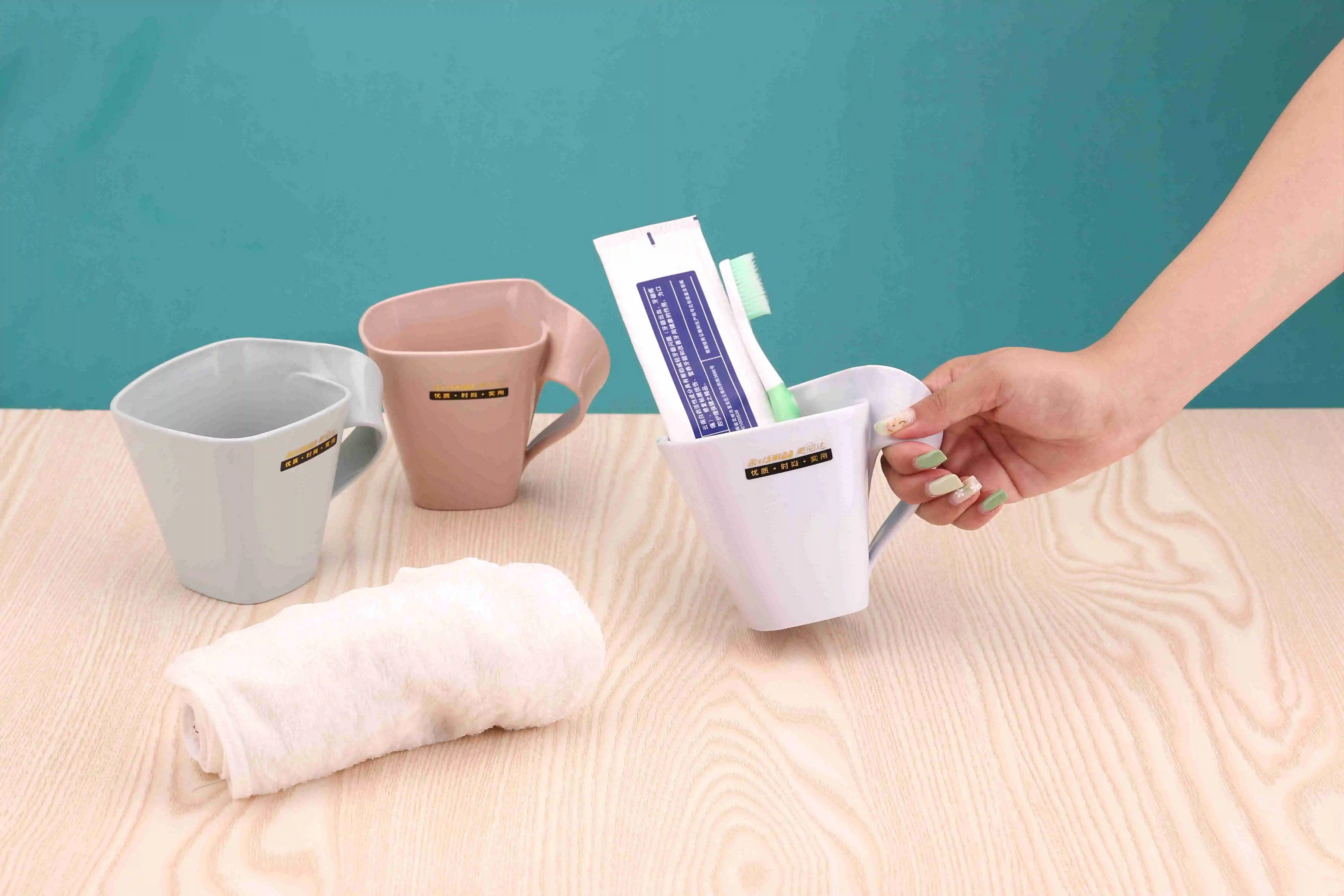 Portable Premium Durable Material Travel Mouth Cup Mini Square Plastic Tooth Brush Cups And Towel