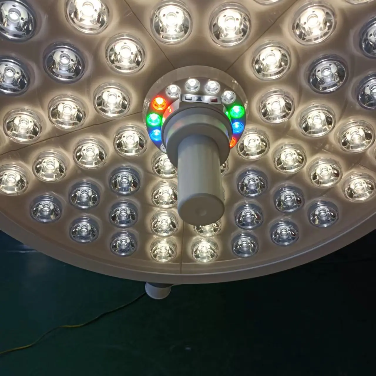  vet operating lamp  (2).jpg