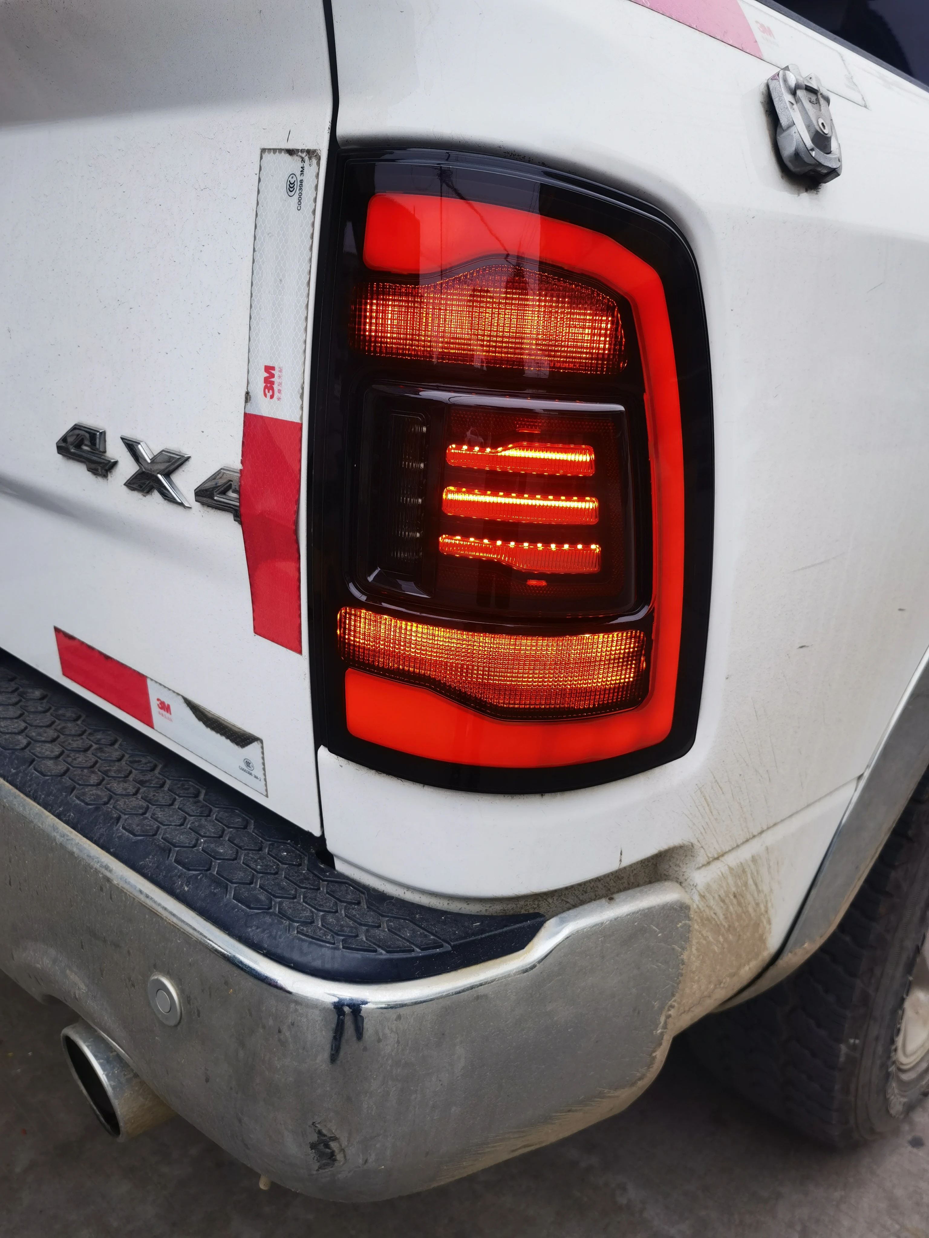 09-18 Hot Sale 4x4 auto tuning accessories taillights with running light for dodge ram 1500