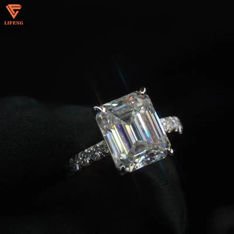 Custom Huggie Oem&Odm Crown Design Solid Colors 925 Silver Elegant Brilliant Twinkling Luxury Hoop Ring For Party