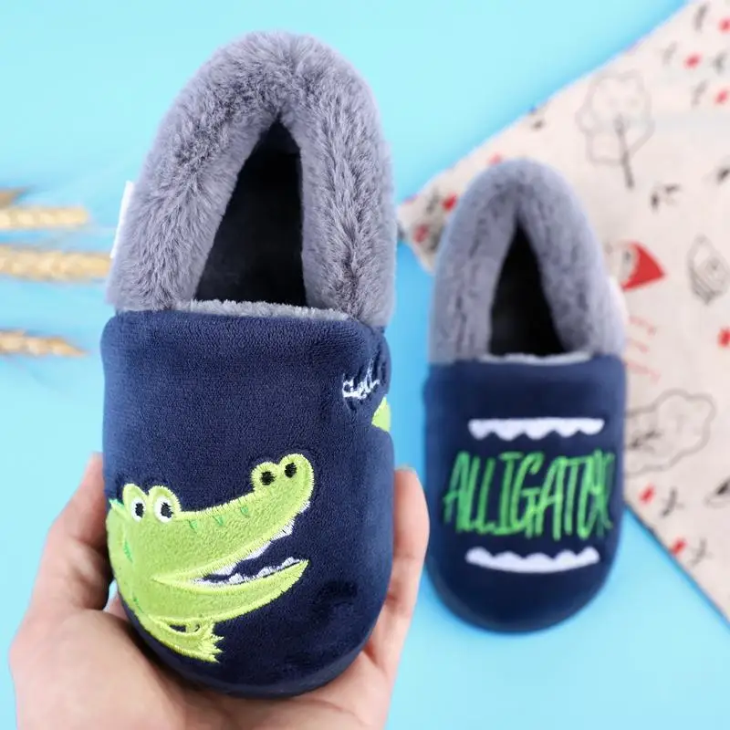 Новые детские хлопковые тапочки для девочек зимняя сумка на каблуке для мальчиков Детская домашняя теплая плюшевая обувь с мультяшным единорогом крокодиловой шерстью