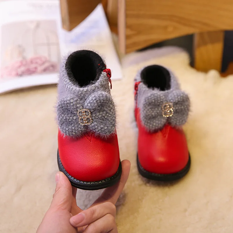 2020 autumn and winter new girls plus velvet soft bottom small shoes snow boots