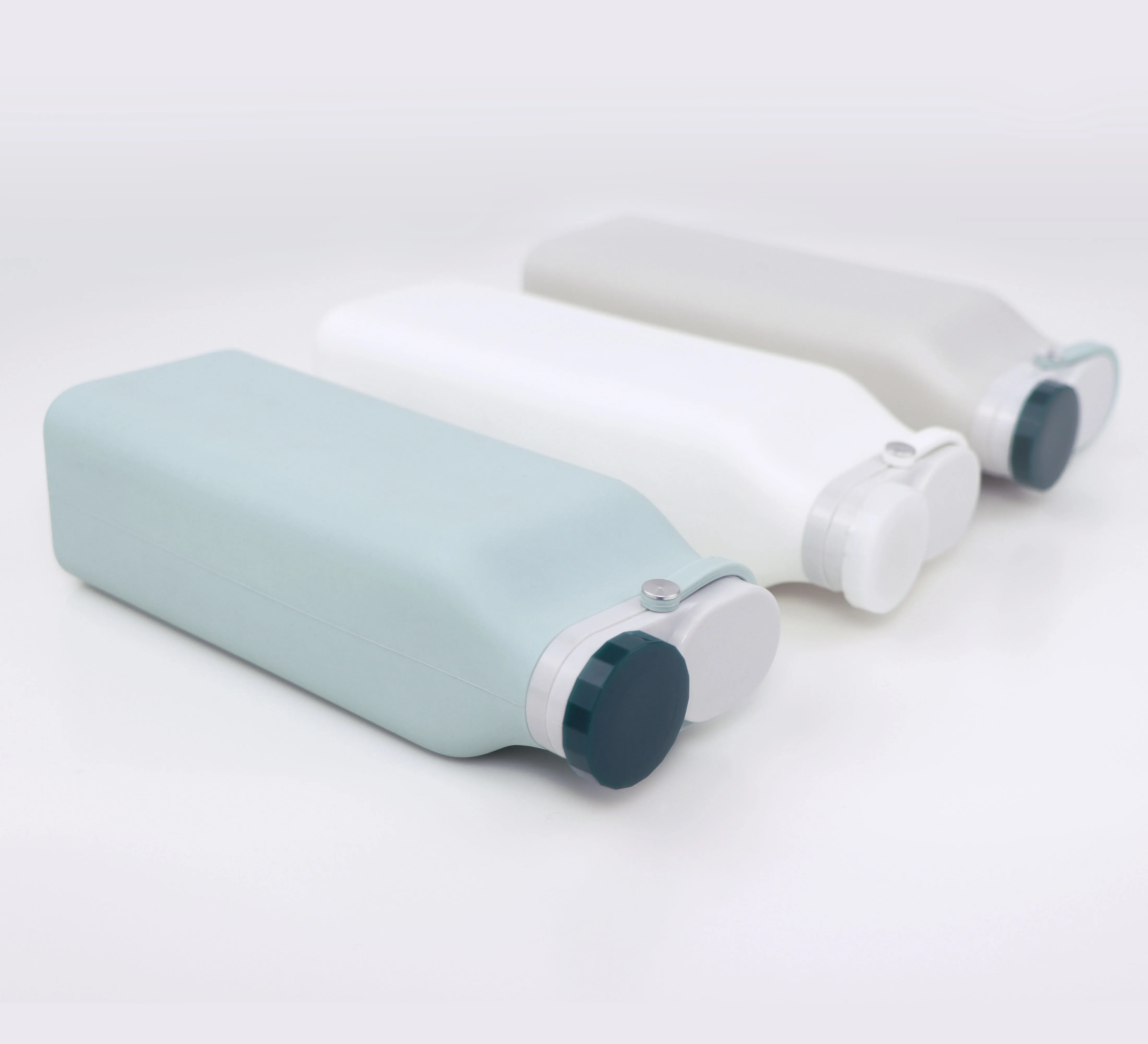 600ml Foldable Silicone Travel Bottle Soft Flask  Collapsible Sport Water Bottle