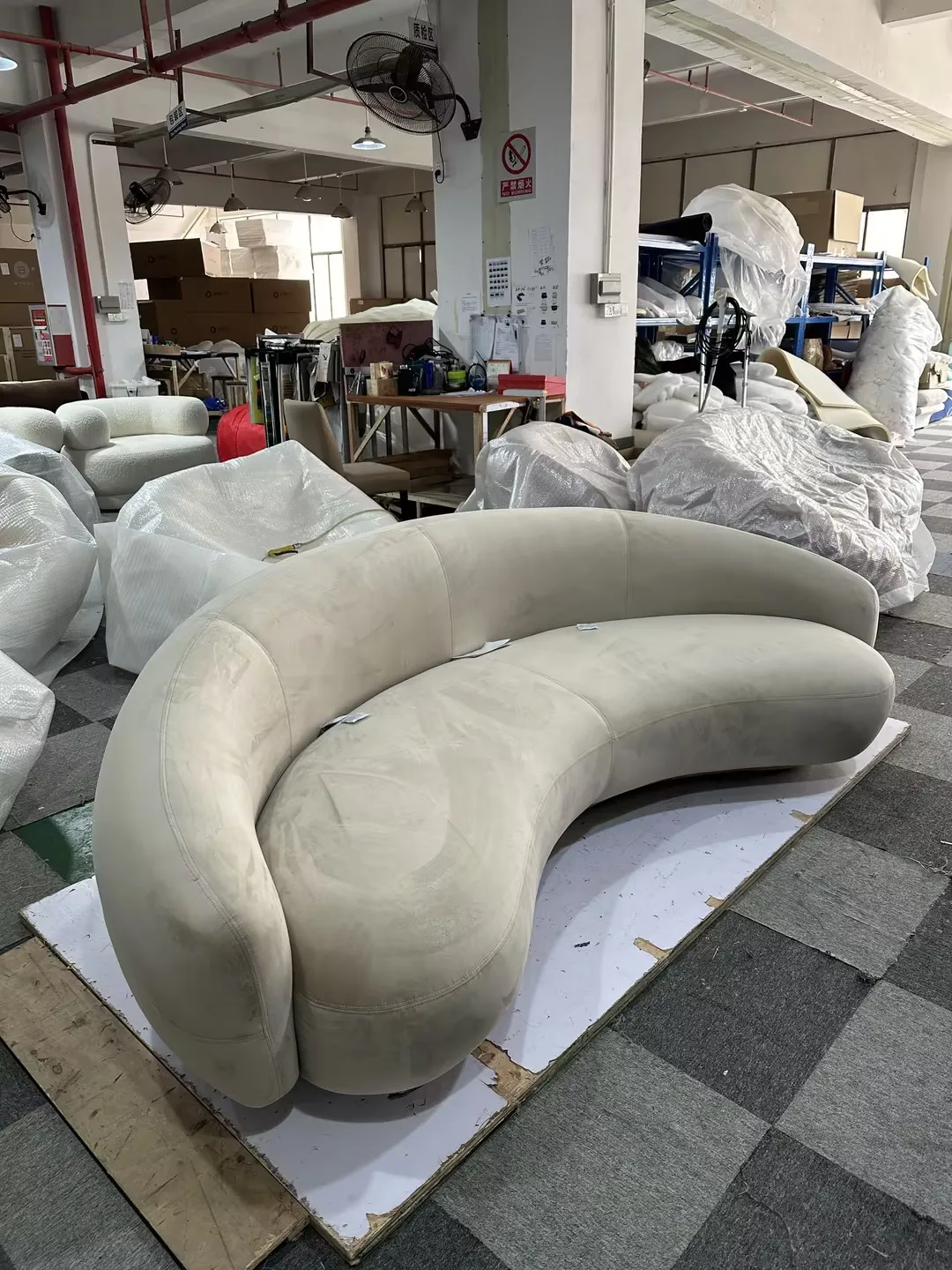 Modern new design Best-Selling Arc Velvet Living Room Sofa