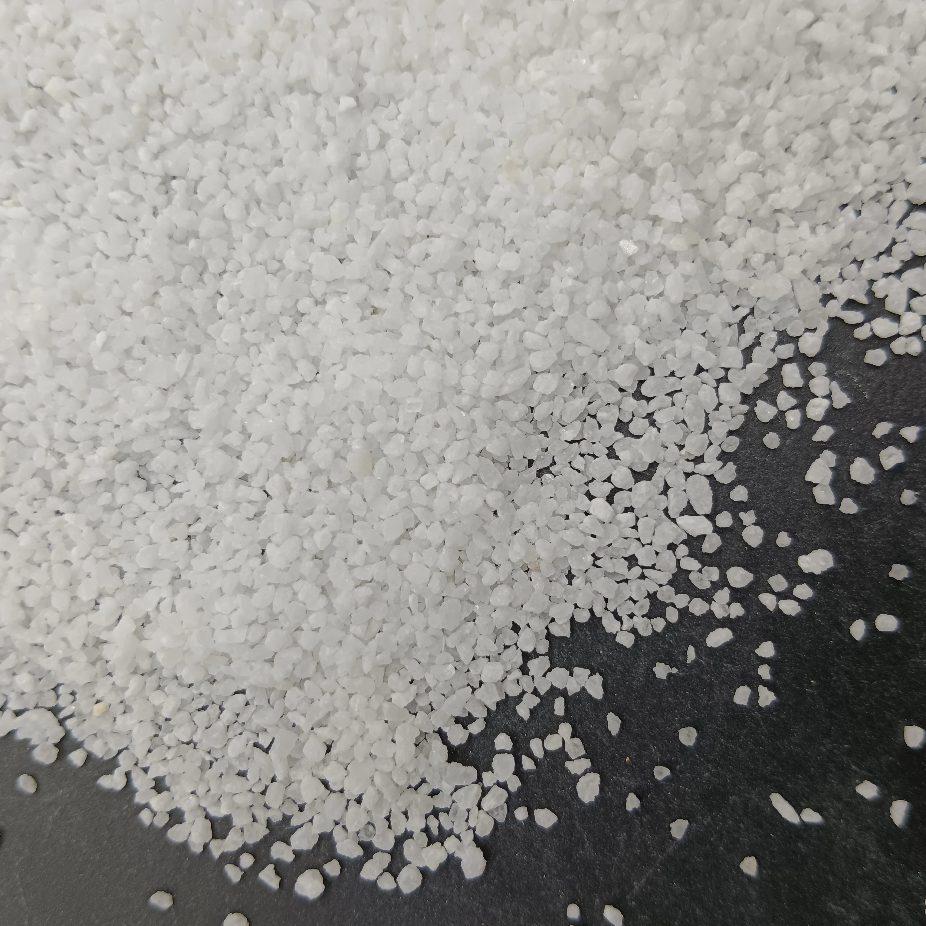 High Purity SiO2 99.5 % Manufacturers White Silica Sand price per ton Clear Glass Grade Sand for glass manufacturing