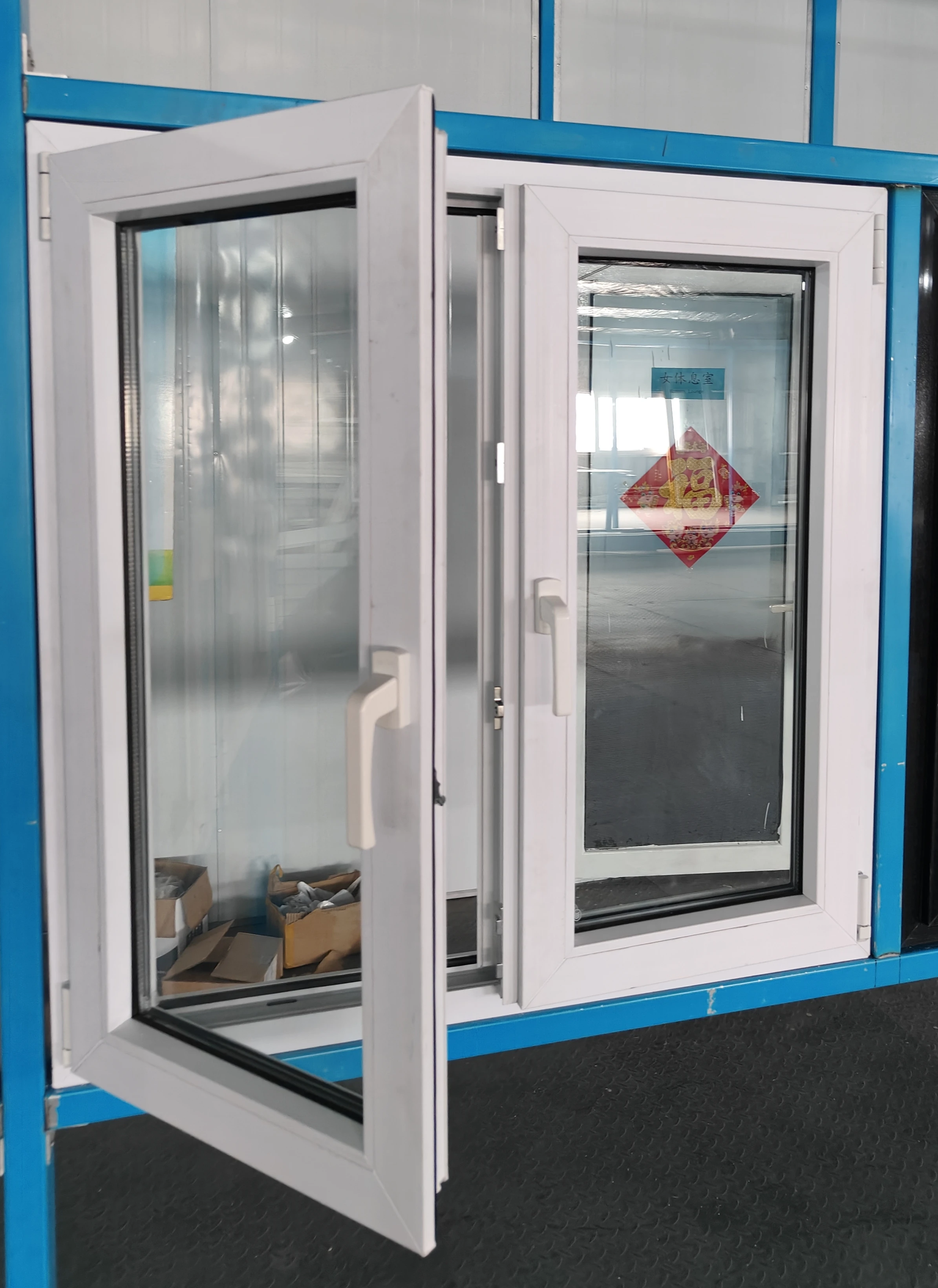 Home Used Balcony Decoration White Corner Butt Joint Glass Window Tilt Turn Bay Window Aluminium Window