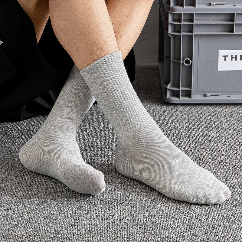 Wholesale Custom Logo Letter Fashionable Gym White Mens Terry Sport Quarter Socks