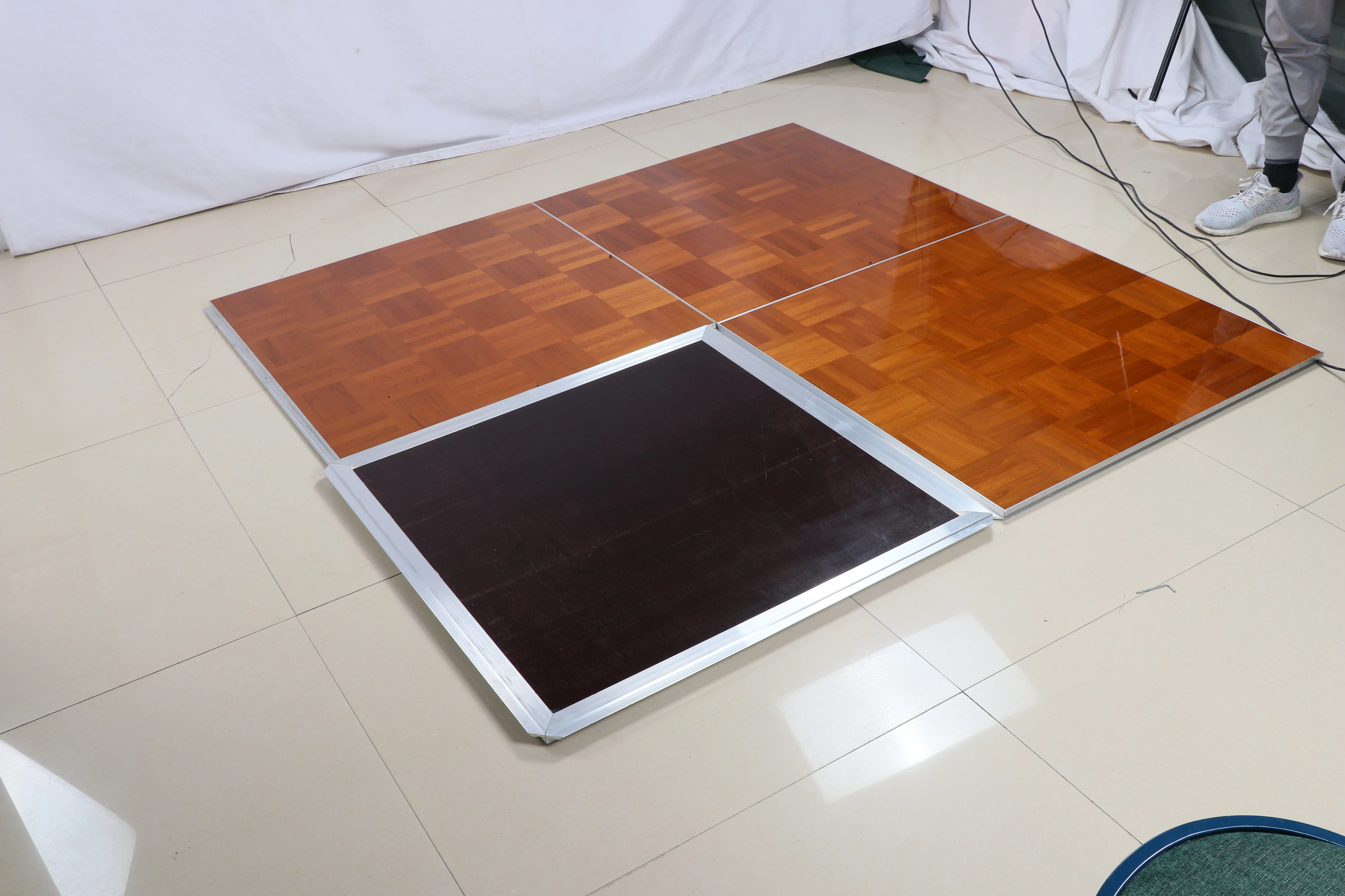 Portable Outdoor Interactive Laminate Hardwood Wooden Dance Floor